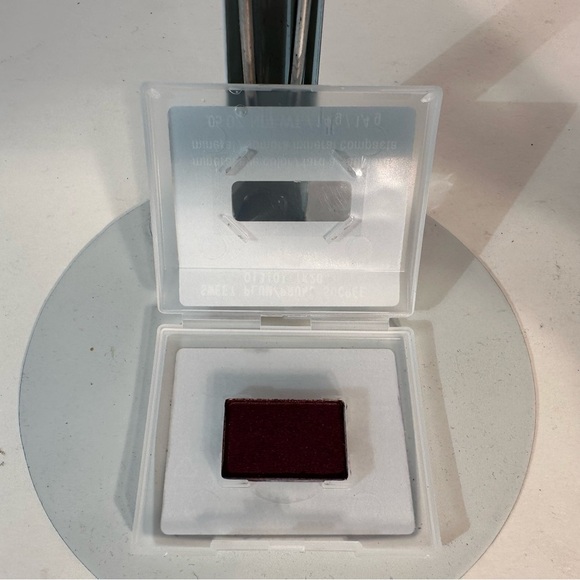 Mary Kay Mineral Eye Color Shadow Sweet Plum New 013101 Single .05 Oz - Picture 3 of 4